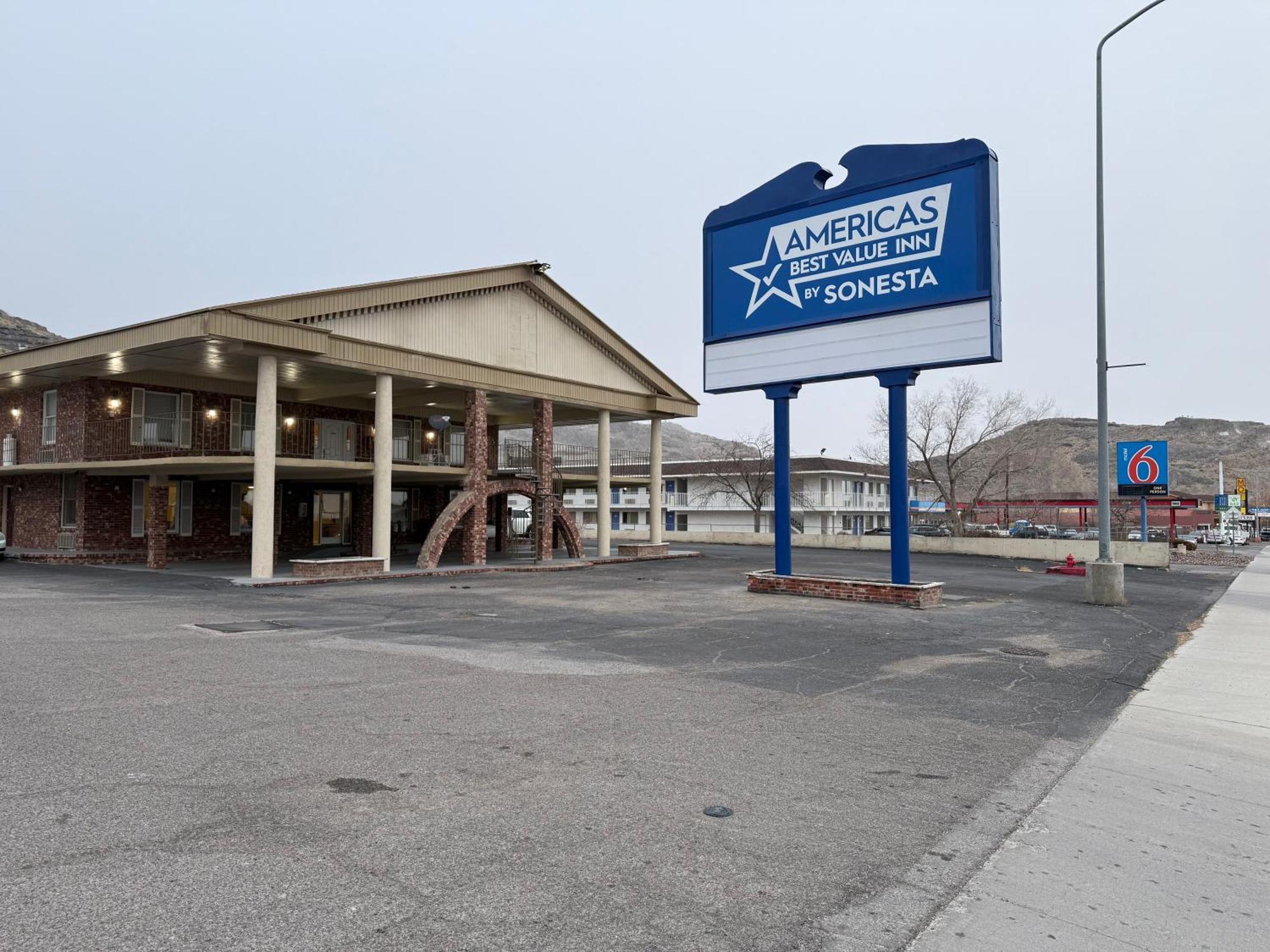 Americas Best Value Inn Wendover Eksteriør billede