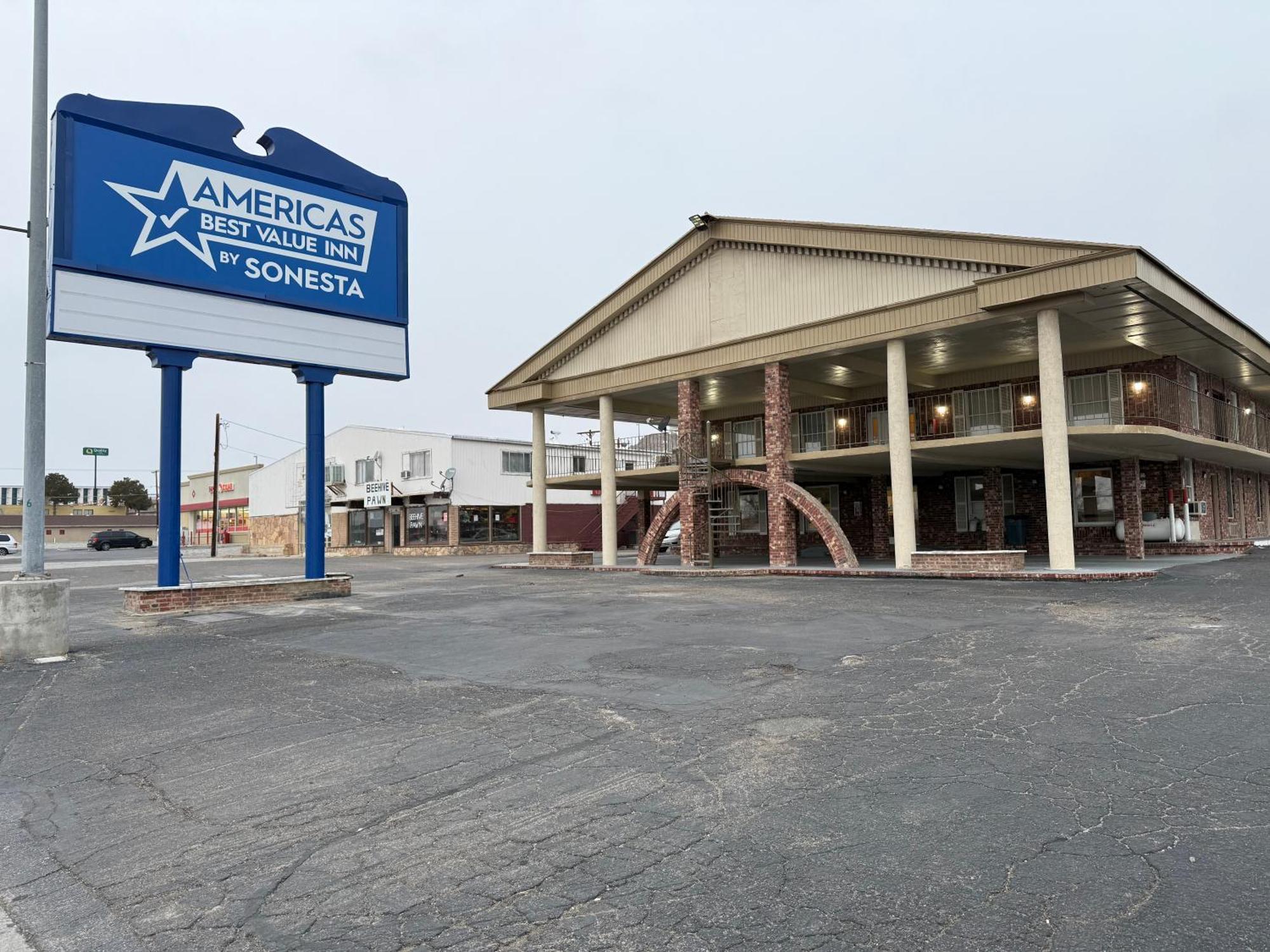 Americas Best Value Inn Wendover Eksteriør billede